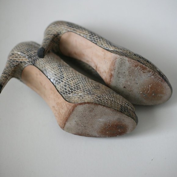 Stuart Weitzman tan snakeskin peep toe heels - Picture 5 of 5